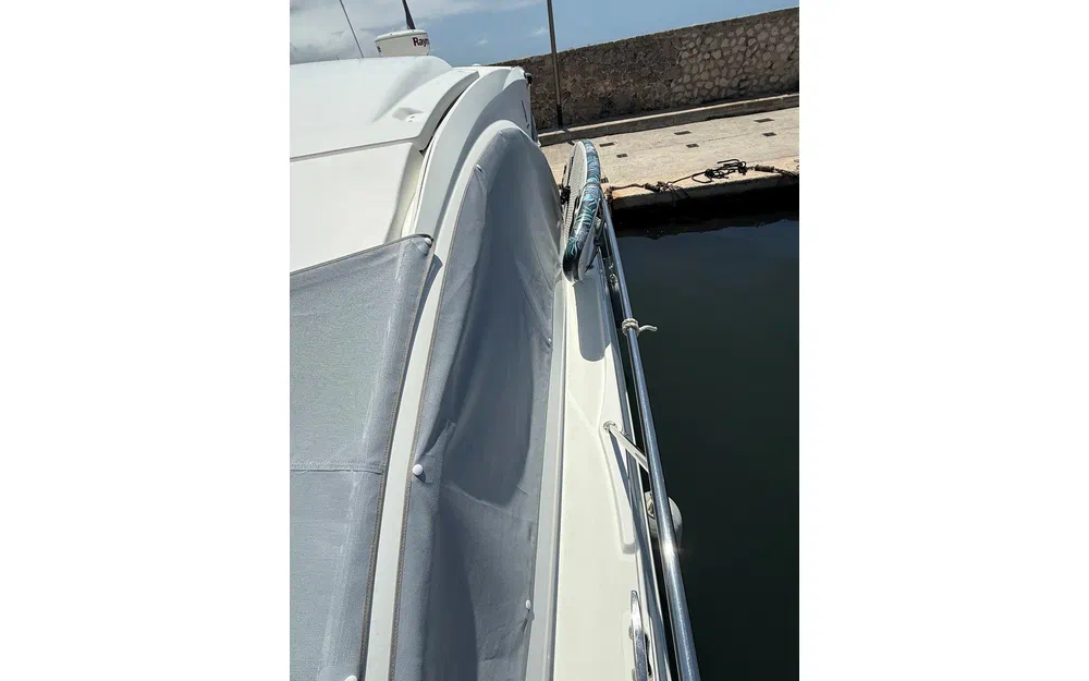 slider 5 Beneteau Flyer Gran Turismo 38