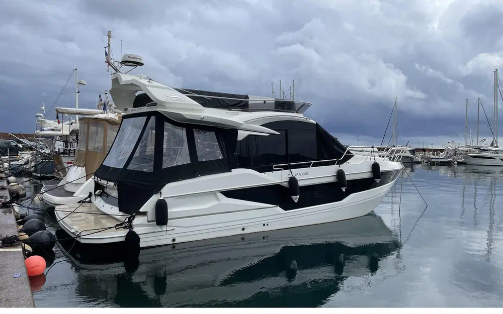 slider 14 Galeon 400 Fly
