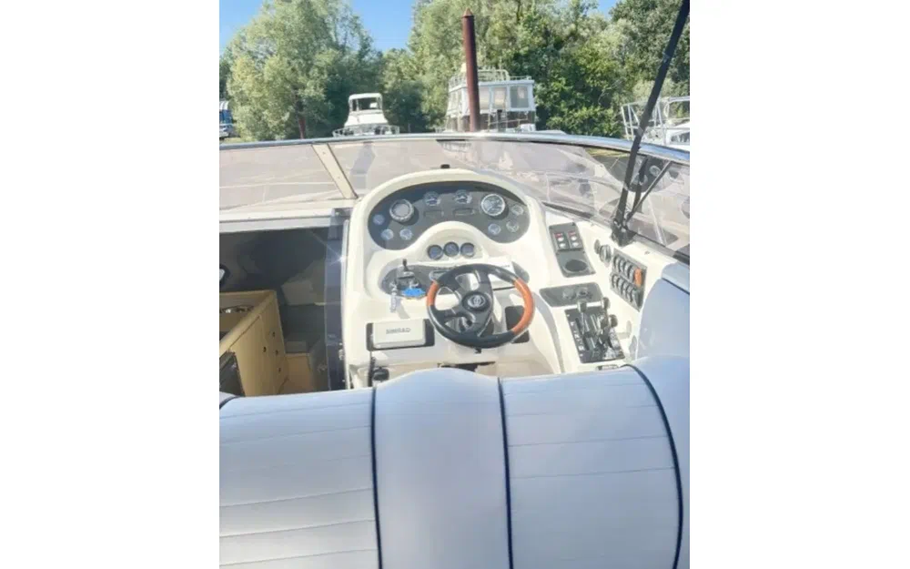 slider 3 Sunseeker Hawk 31