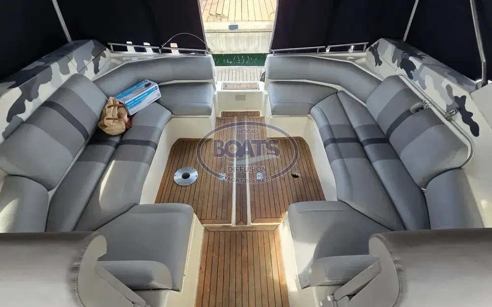 slider 3 Beneteau Flyer 10