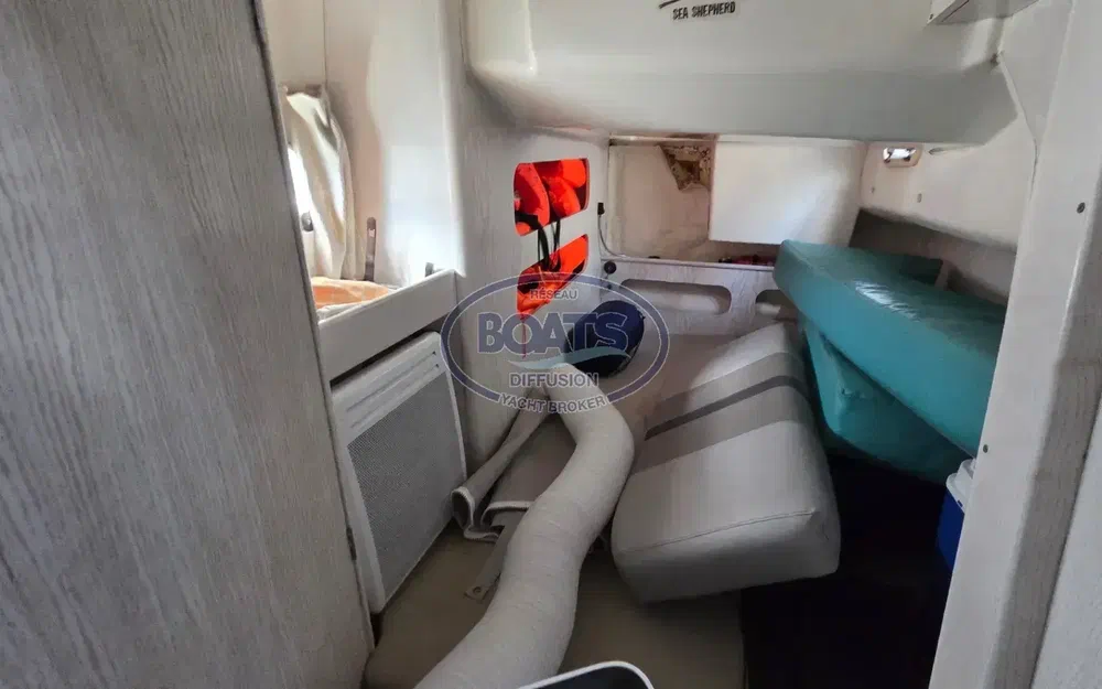 slider 6 Beneteau Flyer 10