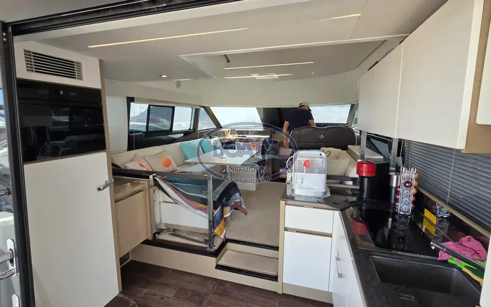 slider 9 Jeanneau Prestige 460 Fly