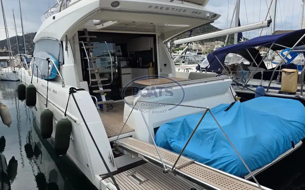 slider 1 Jeanneau Prestige 460 Fly