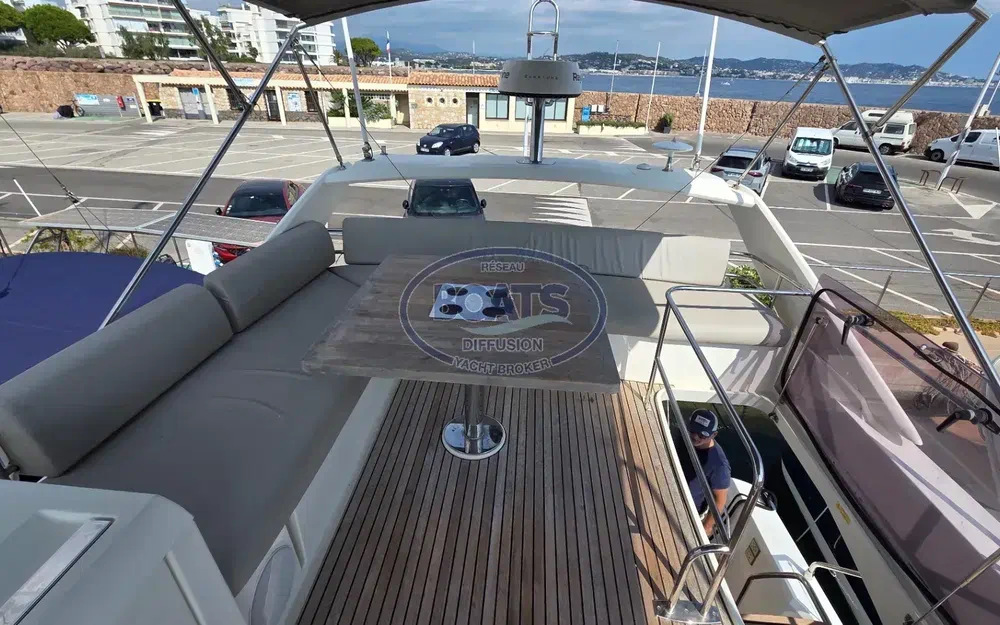 slider 6 Jeanneau Prestige 460 Fly