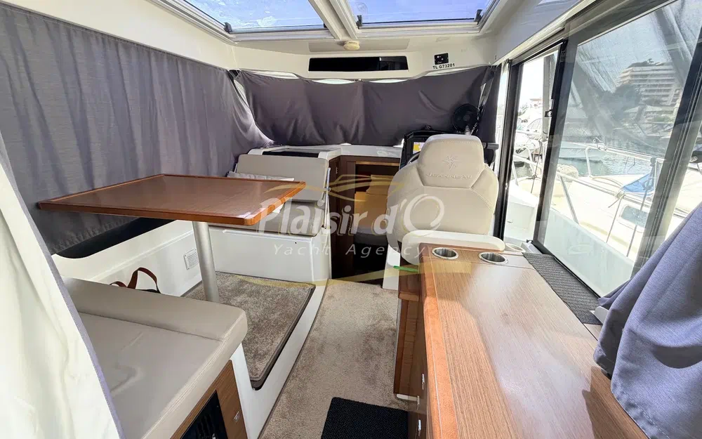 slider 14 Jeanneau Merry Fisher 895