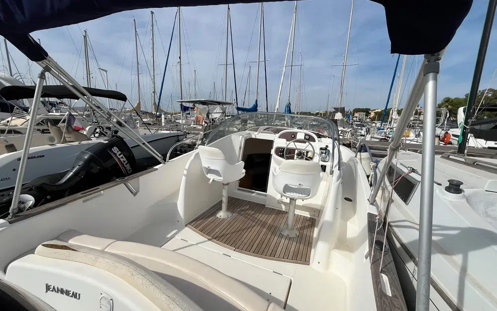 slider 10 Jeanneau Cap Camarat 755 WA