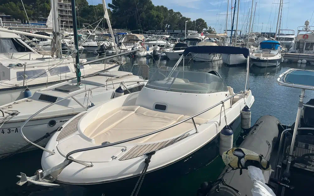 slider 2 Jeanneau Cap Camarat 755 WA