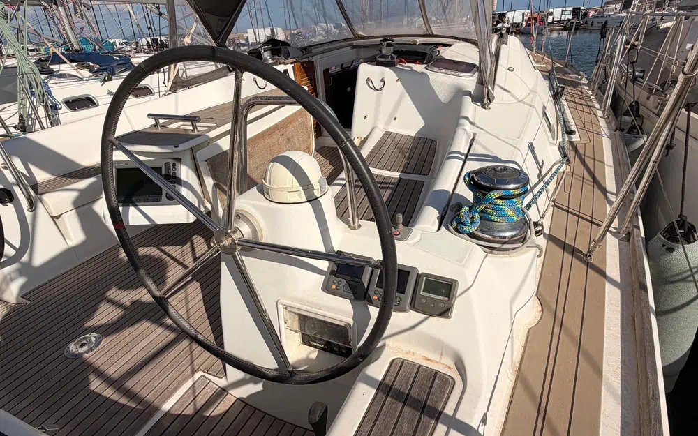 slider 8 Beneteau Oceanis 43