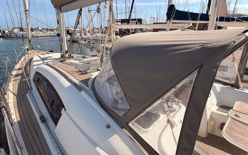 slider 9 Beneteau Oceanis 43