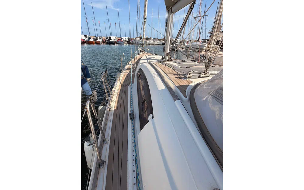 slider 10 Beneteau Oceanis 43