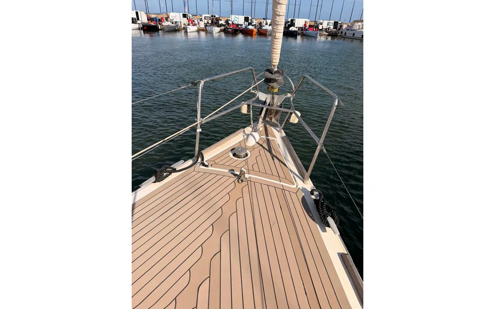 slider 12 Beneteau Oceanis 43