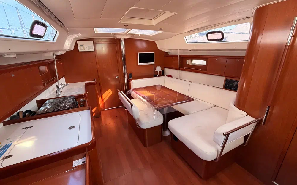 slider 17 Beneteau Oceanis 43