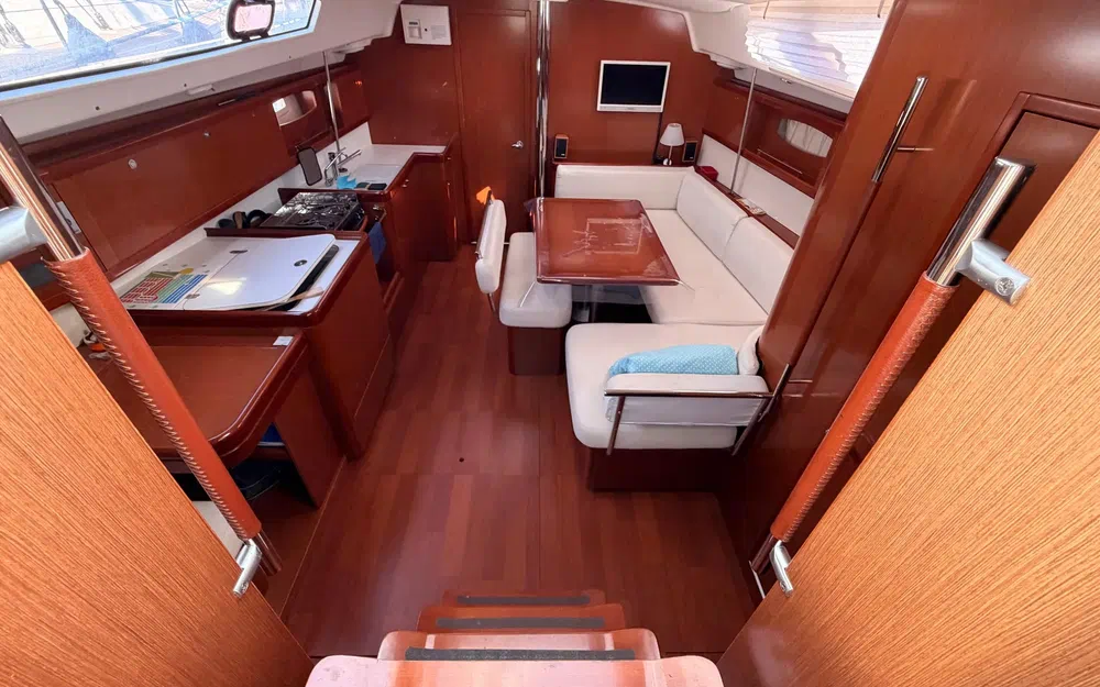 slider 19 Beneteau Oceanis 43