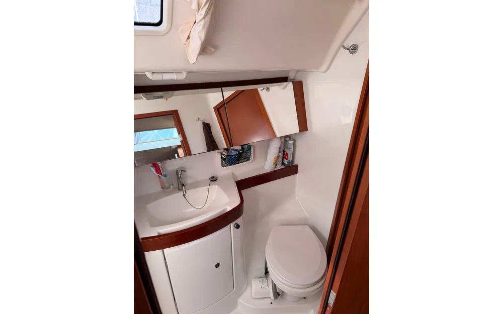 slider 30 Beneteau Oceanis 43
