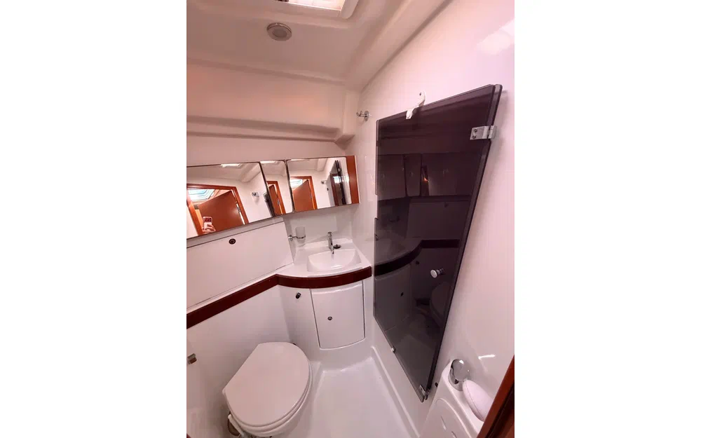 slider 28 Beneteau Oceanis 43