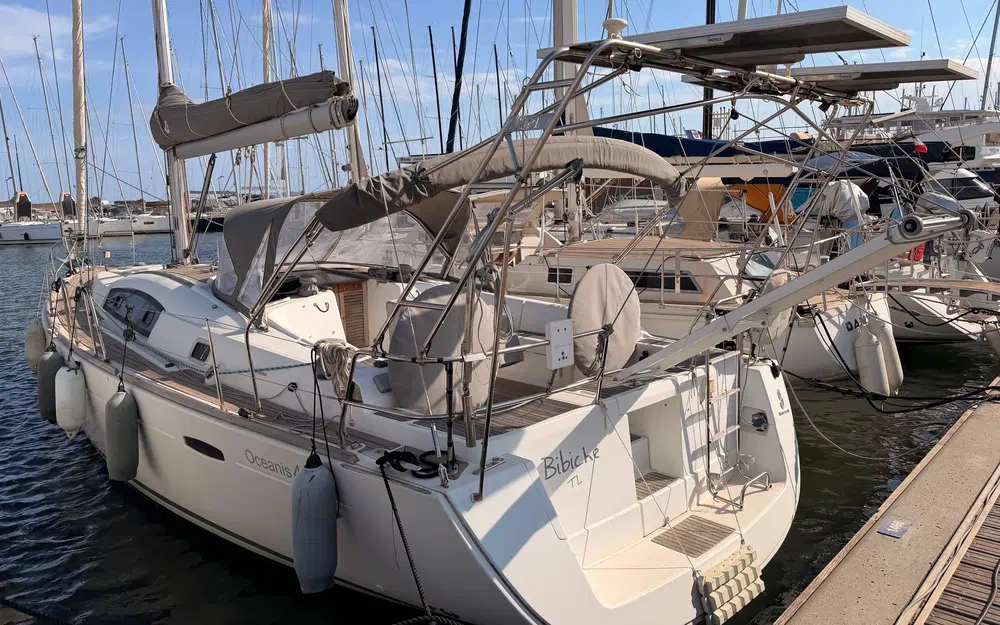 slider 3 Beneteau Oceanis 43