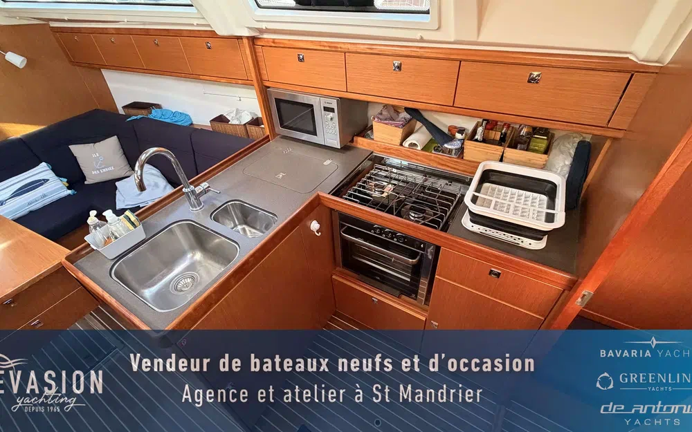 slider 10 Bavaria Cruiser 37