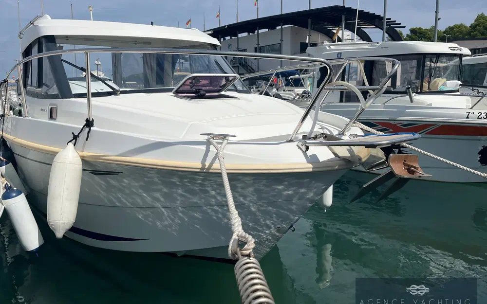 slider 2 Beneteau Antares 780 HB