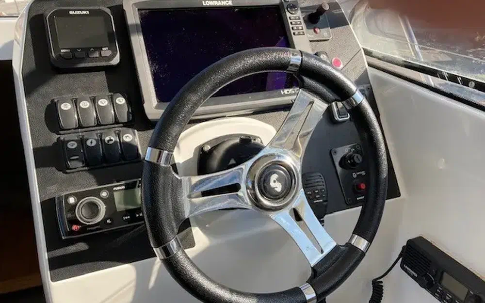 slider 4 Beneteau Antares 8 OB