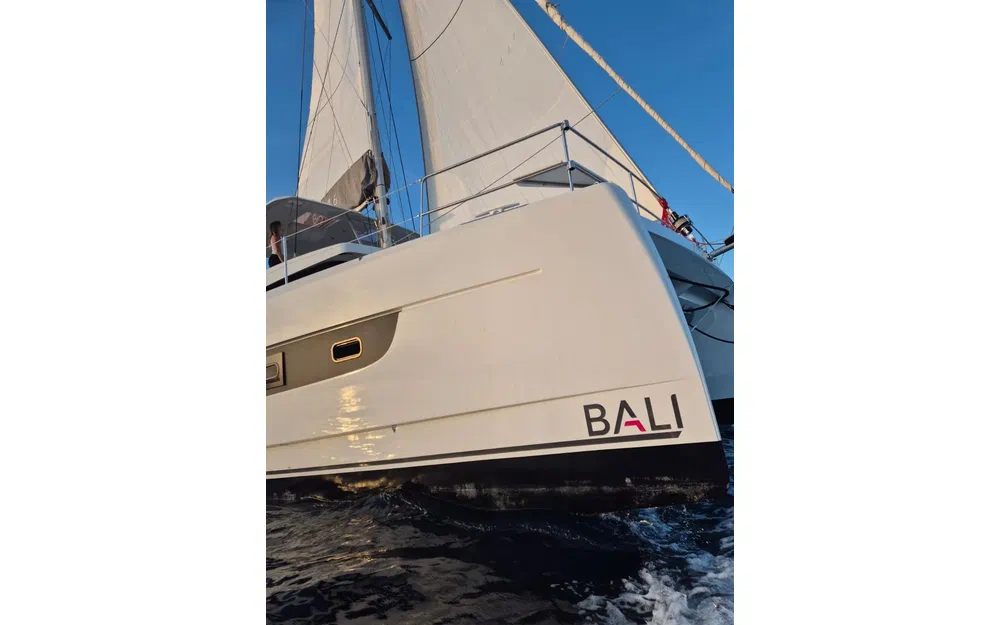 slider 10 Bali Catamarans 4 6 OPEN SPACE-TITAN III