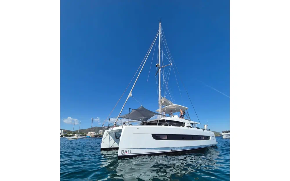 slider 17 Bali Catamarans 4 6 OPEN SPACE-TITAN III