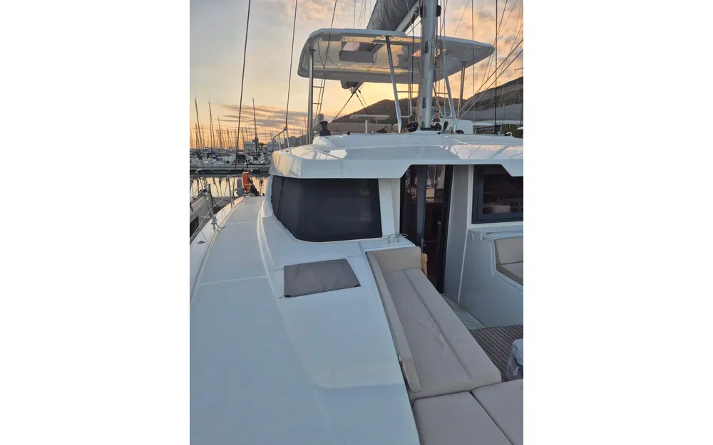 slider 19 Bali Catamarans 4 6 OPEN SPACE-TITAN III