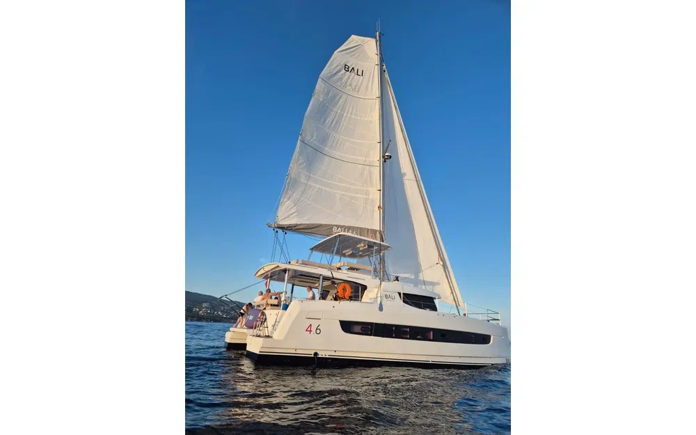 slider 2 Bali Catamarans 4 6 OPEN SPACE-TITAN III