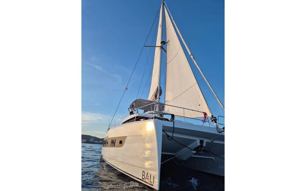 slider 7 Bali Catamarans 4 6 OPEN SPACE-TITAN III