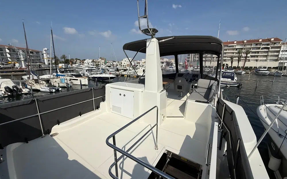 slider 9 Beneteau Swift Trawler 41 Fly