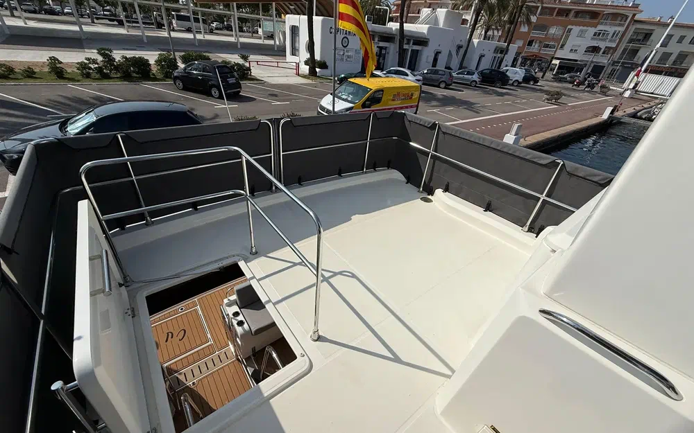 slider 10 Beneteau Swift Trawler 41 Fly