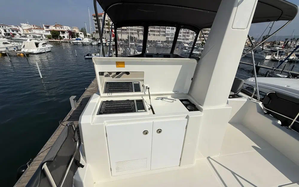 slider 15 Beneteau Swift Trawler 41 Fly