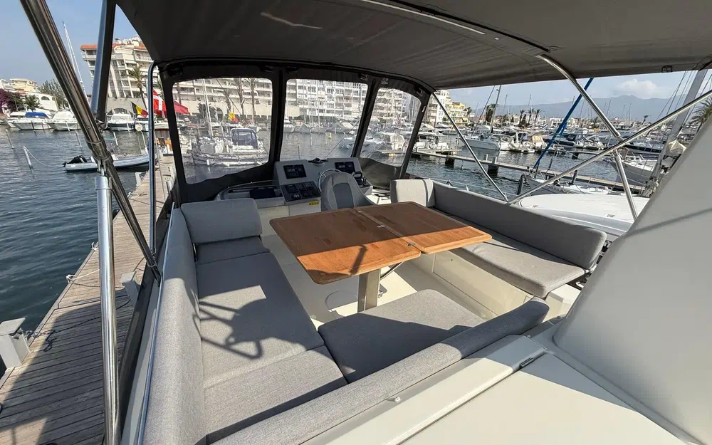 slider 19 Beneteau Swift Trawler 41 Fly
