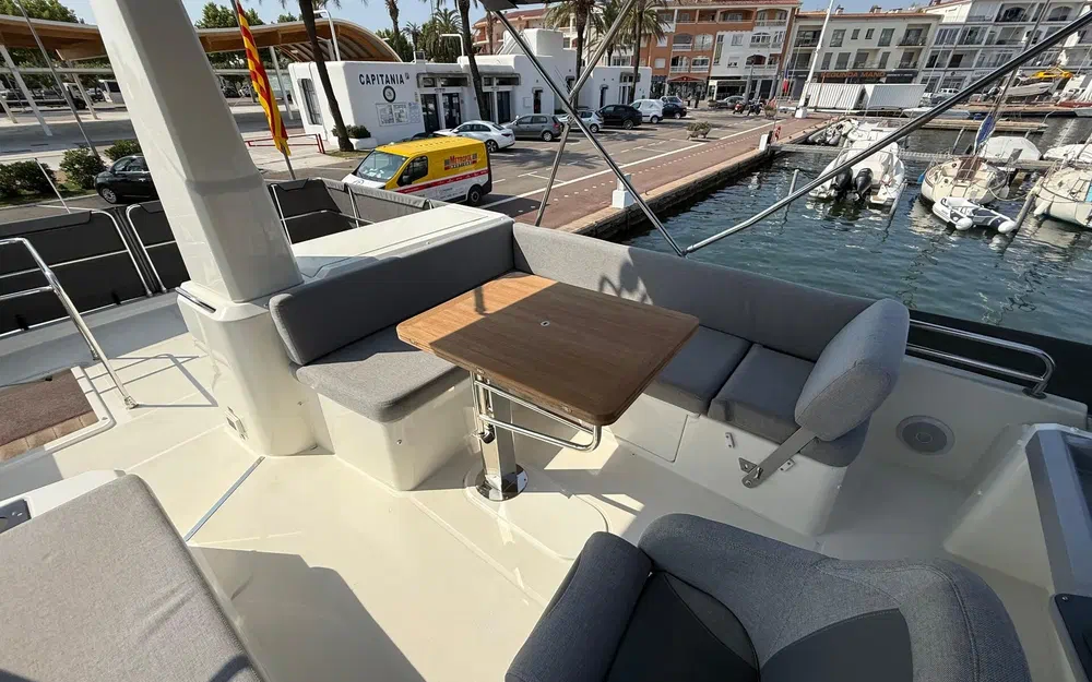 slider 21 Beneteau Swift Trawler 41 Fly