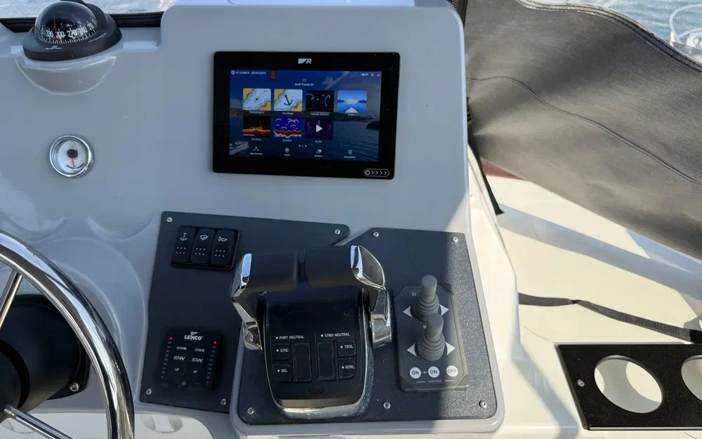 slider 25 Beneteau Swift Trawler 41 Fly