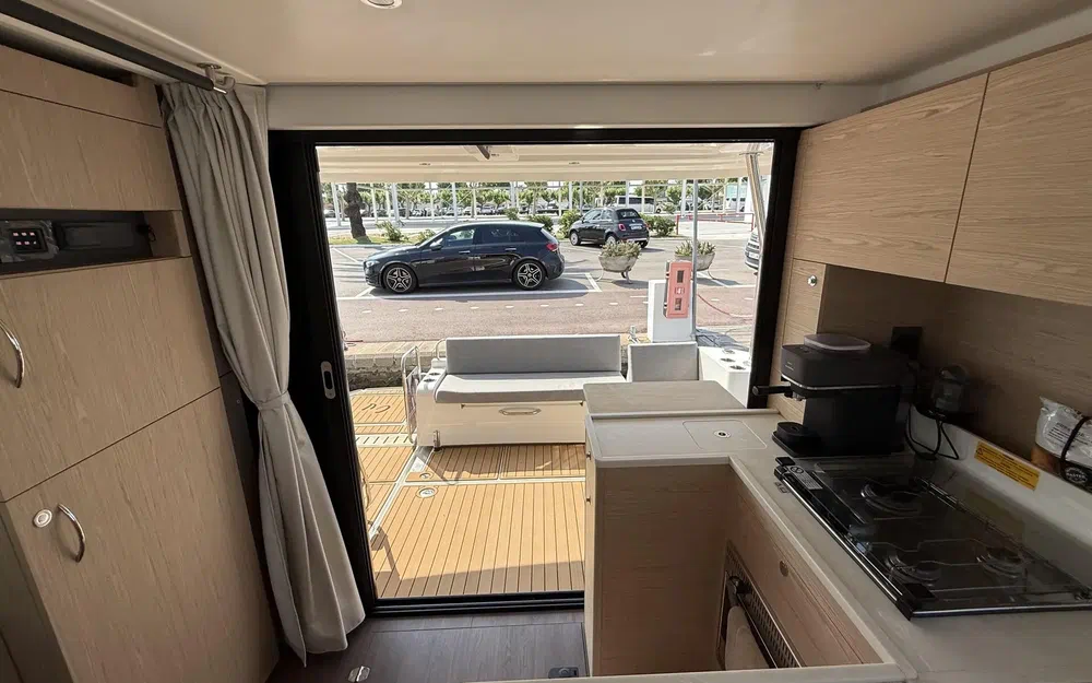 slider 38 Beneteau Swift Trawler 41 Fly