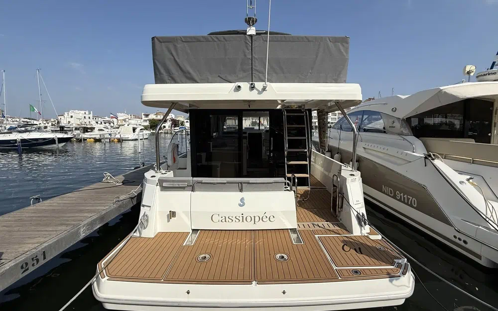 slider 5 Beneteau Swift Trawler 41 Fly