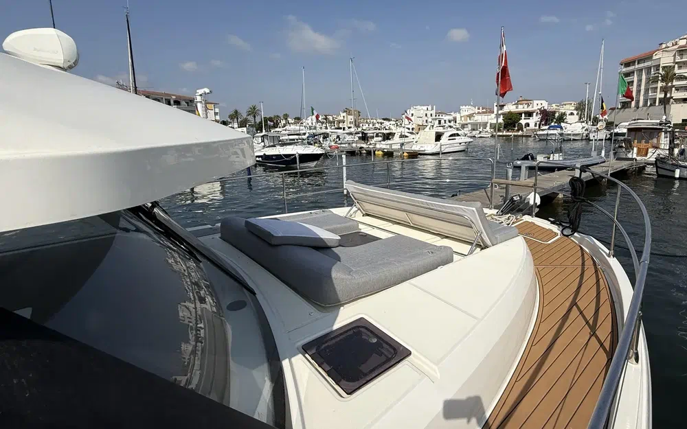slider 8 Beneteau Swift Trawler 41 Fly