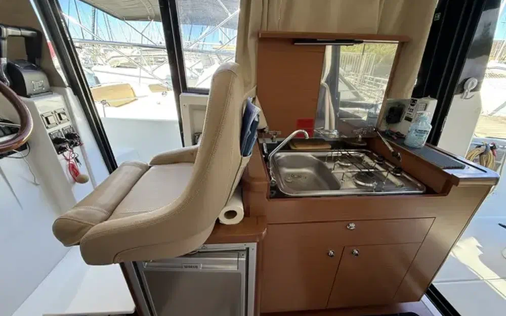 slider 10 Jeanneau Merry Fisher 855