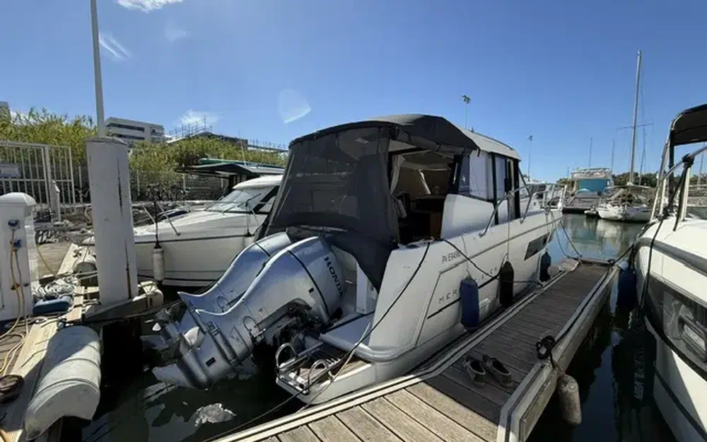 slider 4 Jeanneau Merry Fisher 855