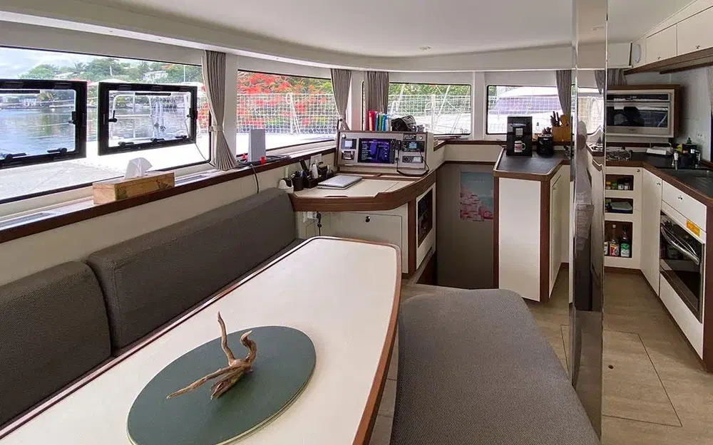 slider 23 Lagoon 42