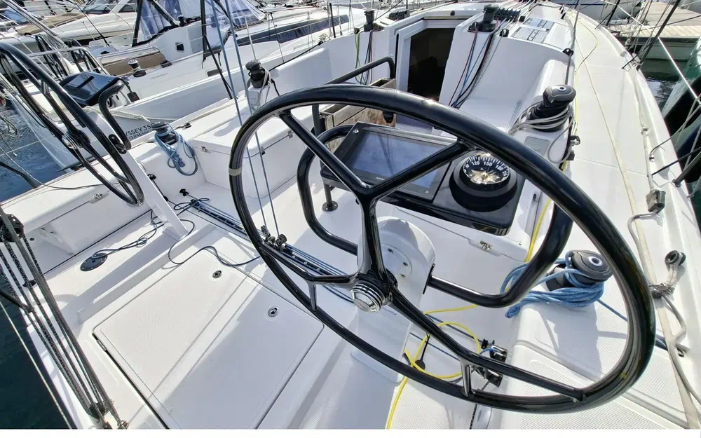 slider 10 Beneteau First 36