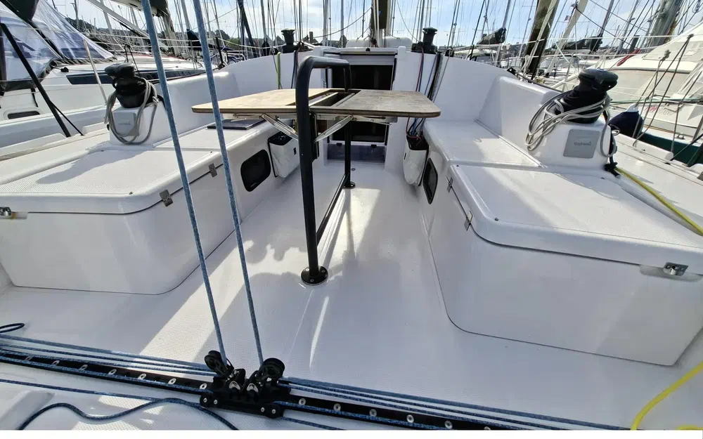 slider 11 Beneteau First 36