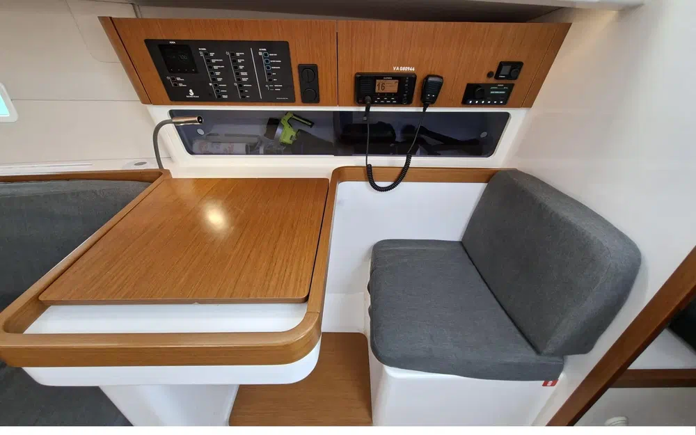 slider 3 Beneteau First 36
