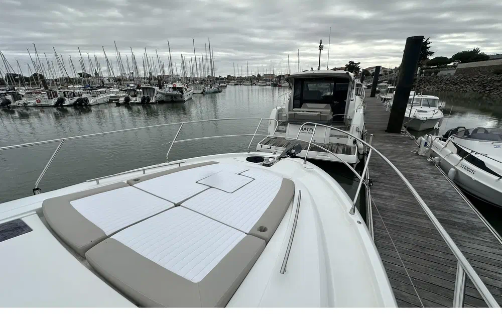 slider 22 Jeanneau Leader 46