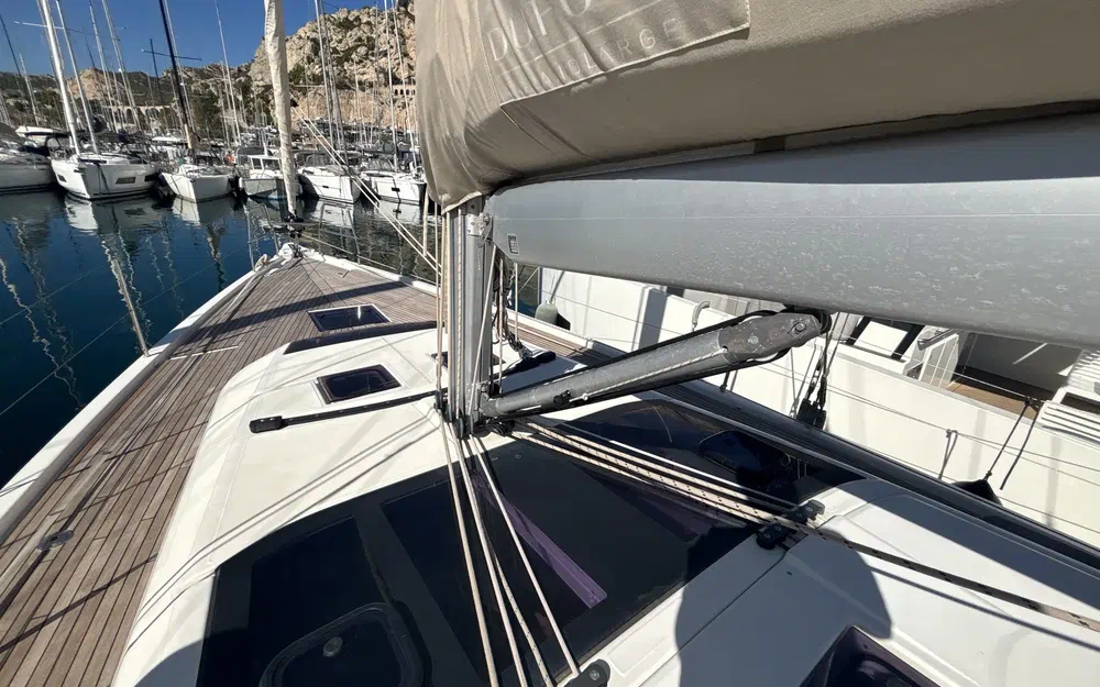 slider 6 Dufour 430 Grand Large