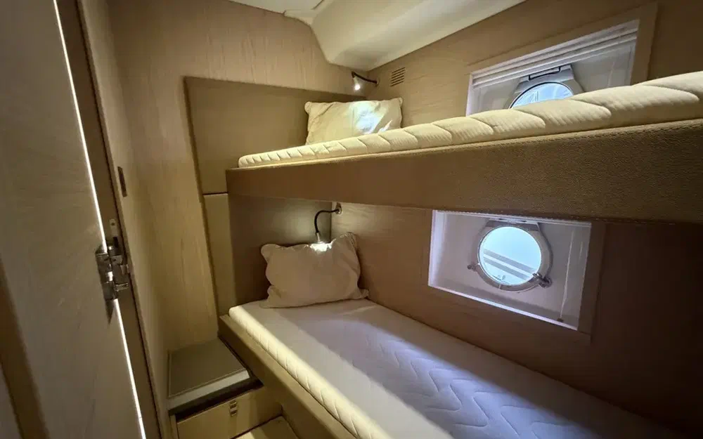 slider 35 Beneteau Monte Carlo 5 S