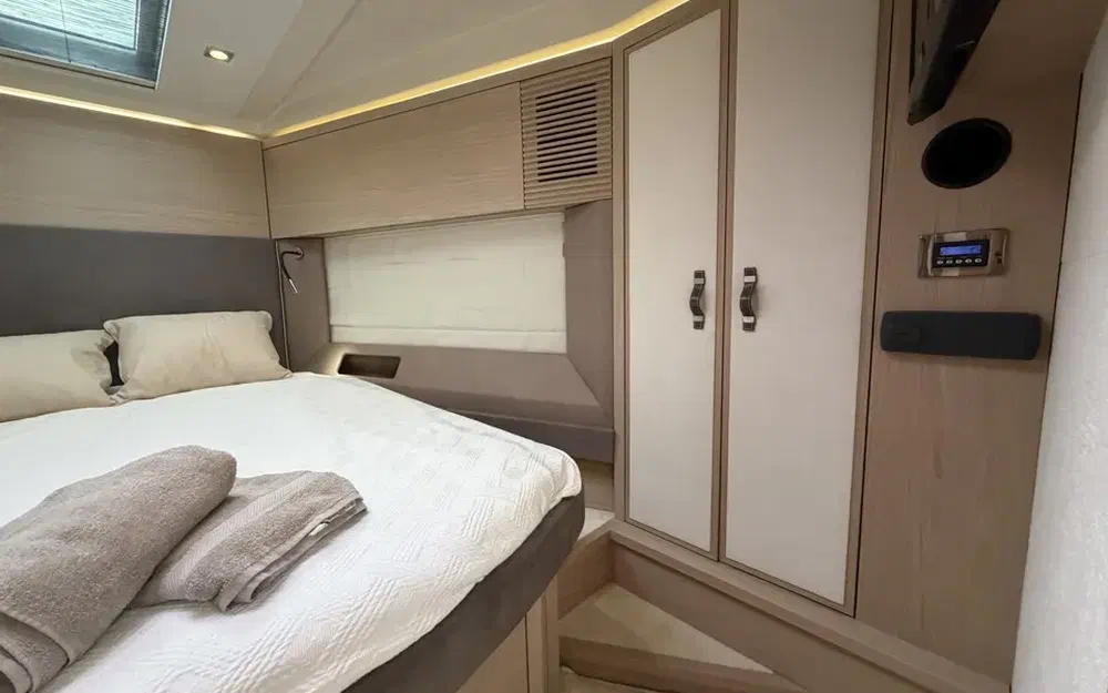 slider 46 Beneteau Monte Carlo 5 S