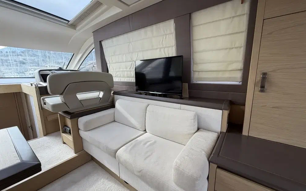slider 76 Beneteau Monte Carlo 5 S