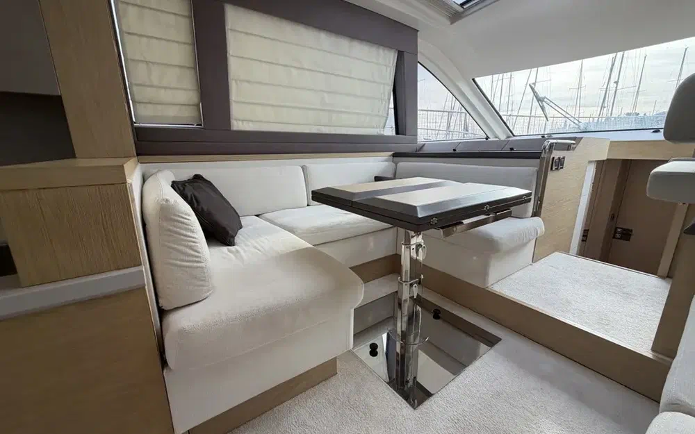 slider 77 Beneteau Monte Carlo 5 S