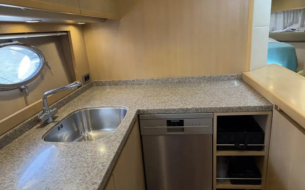 slider 28 Princess V53